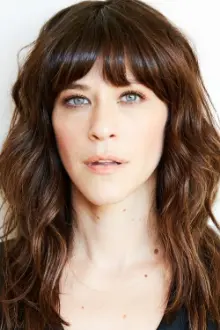 Jackie Tohn como: Esther Roklov