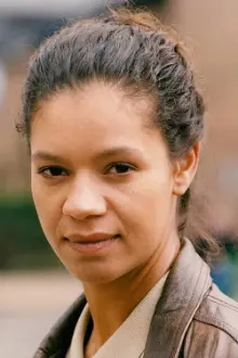 Jaye Griffiths como: Elaine