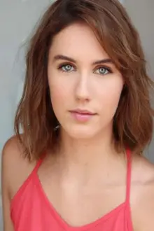 Megan Ashley Brown como: Laura