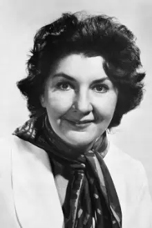 Maureen Stapleton como: Beatrice Carbone