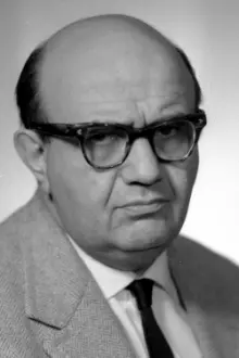 Aleksander Bardini como: Professor Karol Krajewski