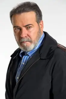 César Évora como: Patricio Rojas