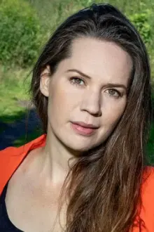 Amalie Dollerup como: Dr. Ketty Kjærbye