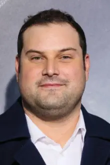 Max Adler como: Billy Kobrin