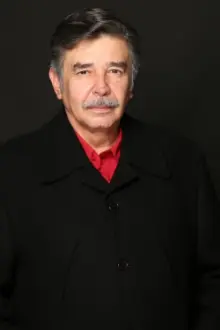 Jorge Ortiz de Pinedo como: Dr. Cándido Pérez