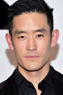 Mike Moh como: Melvin