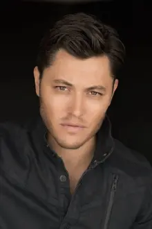 Blair Redford como: Simon