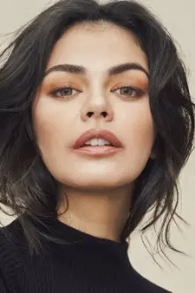 Janine Gutierrez como: Jess