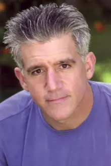 Gregory Jbara como: Mr. "Squash" Bernstein