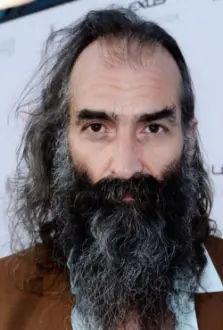 Warren Ellis como: Docteur Polidori / Echos (voice)