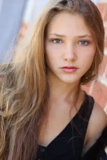 Bailey Spry como: Amber Jones