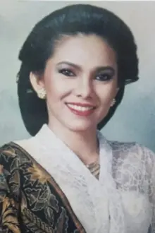 Joice Erna como: Istri Ridwan