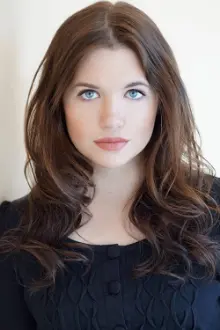 Mia Ford como: Rachel Weiss