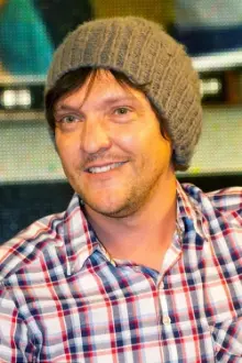 Chris Lilley como: Phil Olivetti / Ricky Wong / Ja'mie King / Daniel Sims / Nathan Sims / Pat Mullins