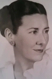 Maudie Prickett como: Diana's Mother