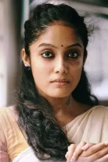 Abhirami Venkatachalam como: Fathima Banu