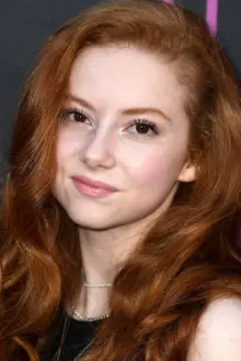 Francesca Capaldi como: Chloe James