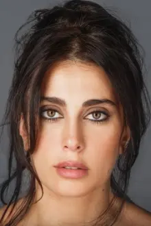 Nadine Labaki como: Alia