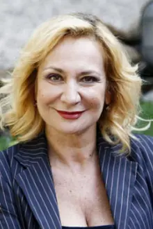 Monica Scattini como: Carlina