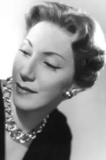 Denise Péronne como: Madame d'Harcourt