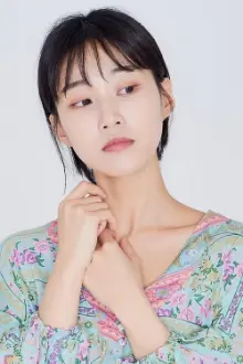 Ha Yoon-kyung como: Mi-ji
