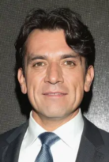 Jorge Salinas como: Alberto "Beto" Solórzano Ríos