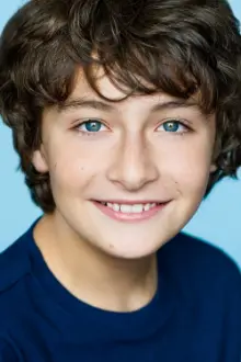 Tucker Chandler como: Michael (voice)