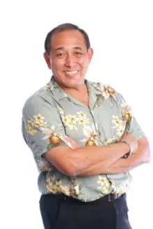 Dennis Chun como: Kimo