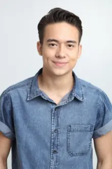 Jameson Blake como: JR