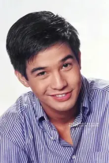 Rico Yan como: Gary Balmaceda