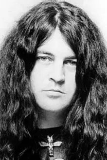 Ian Gillan como: Self - Deep Purple