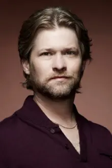 Todd Lowe como: Keith