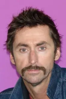 Kirk Fox como: Ele mesmo