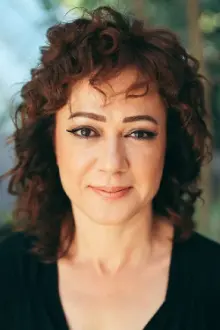 Bennu Yıldırımlar como: Hatice Sarıkadı