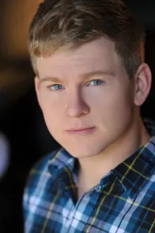 Doug Brochu como: Grady Mitchell