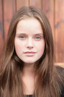 Imogen King como: Chloe