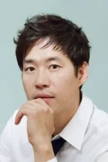 Yu Jun-sang como: Uhm Jung-Seo