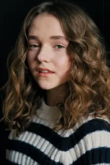 Sophia Reid-Gantzert como: Willa Ward / Willa-Cat