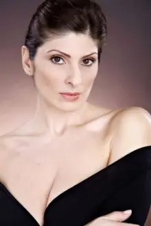 Patricia Skeriotis como: Lulu Dornel