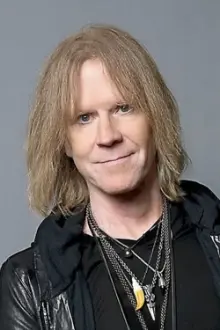 Tom Hamilton como: Bass