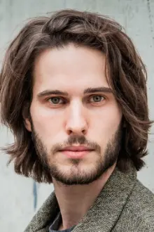 Aaron Chartrand como: Marcus