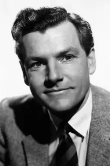 Kenneth More como: Father Brown