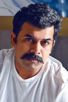 Sunny Wayne como: Antony