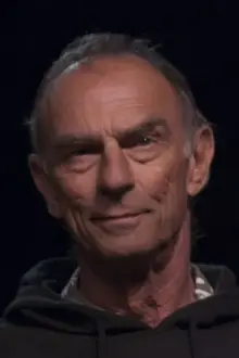 Marc Alaimo como: Barry