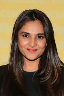 Divya Spandana como: Tanu