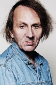 Michel Houellebecq como: Michel Houellebecq