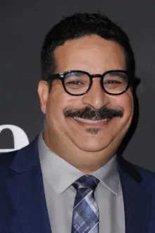 Erik Griffin como: Levon (voice)