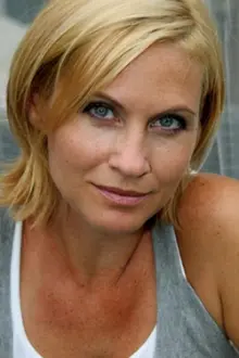 Simone Heher como: Christl Huber