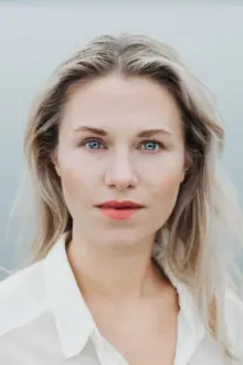 Caroline Glomnes como: Veslemøy
