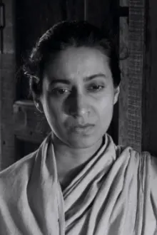 Karuna Banerjee como: Labanya